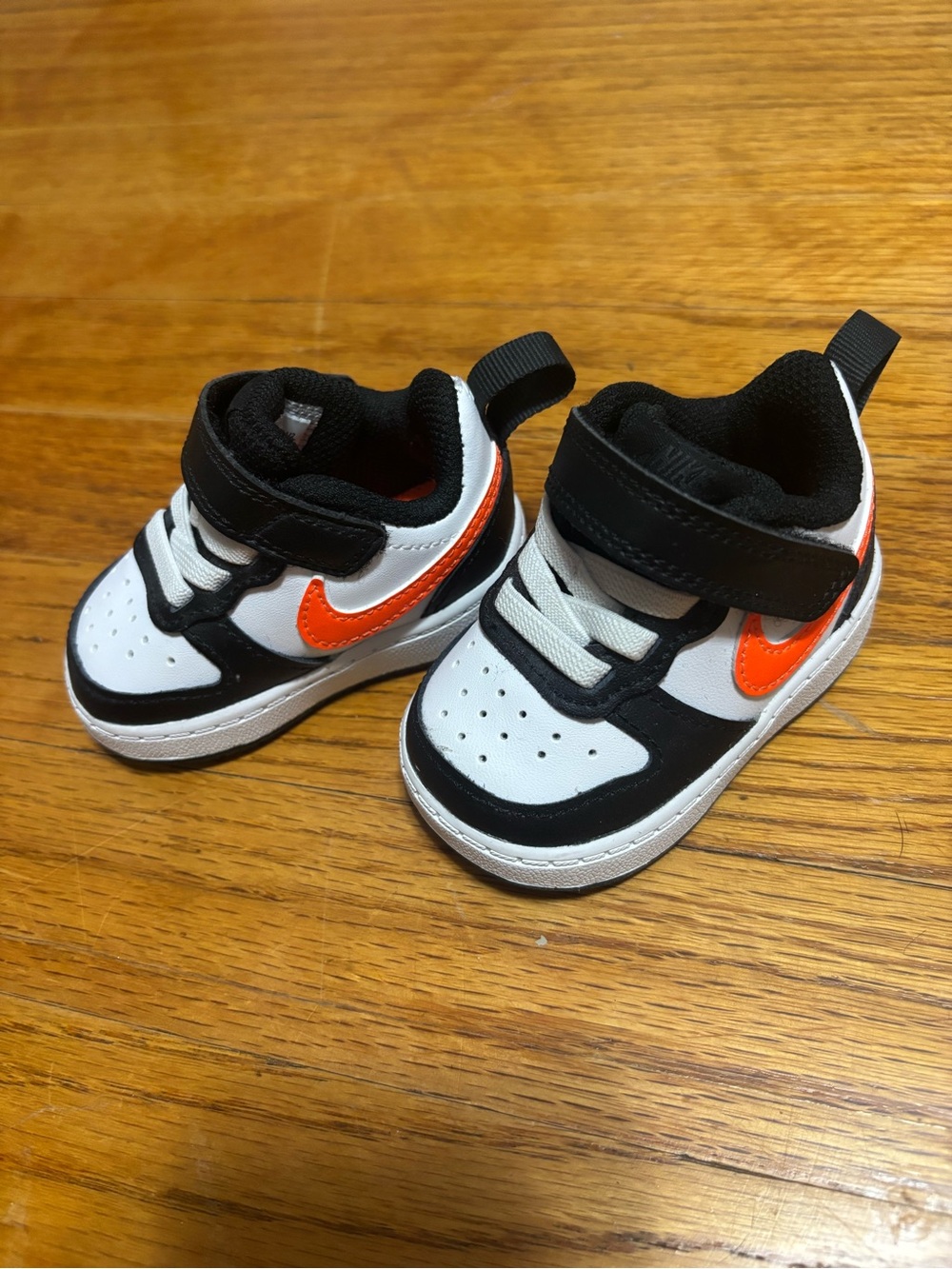Nike Baby Black White Orange Low-Top Sneakers with Swoosh BRAND NEW